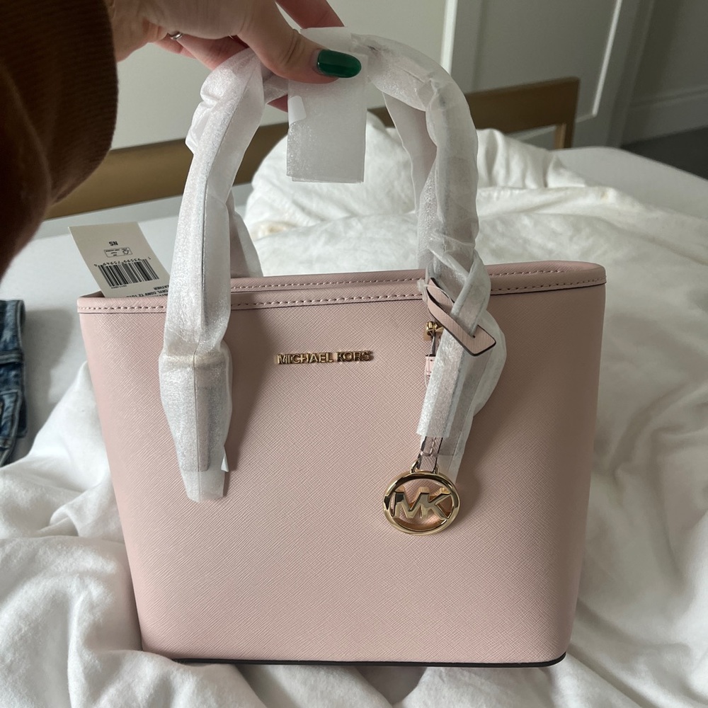 micheal kors jet set travel